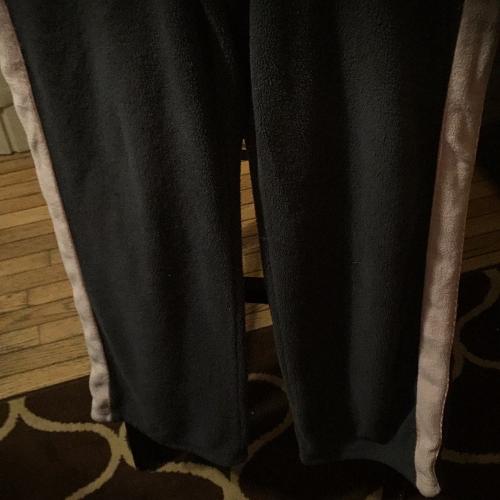 Sweatsuit - Picture 2 of 6